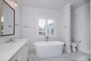 70 Meadow Ridge Rd, Fairfield, CT 06890 - Photo 16