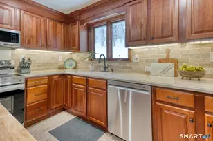 49 Gideon Ln, Glastonbury, CT 06033 - Photo 10