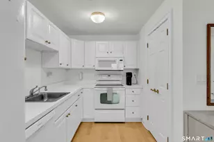 80 Southwick Ct, Cheshire, CT 06410 - Photo 10