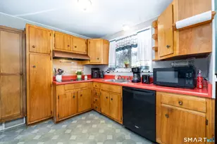 4 Lewis St, Simsbury, CT 06081 - Photo 10