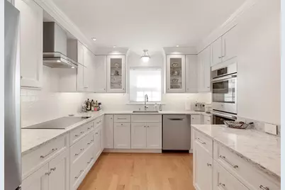 32 Edgewater Commons Lane #32, Westport, CT 06880 - Photo 2