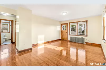 24 Pilgrim Avenue, Waterbury, CT 06704 - Photo 6