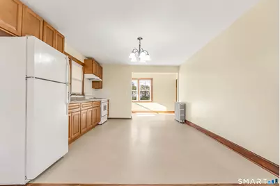 24 Pilgrim Avenue, Waterbury, CT 06704 - Photo 4