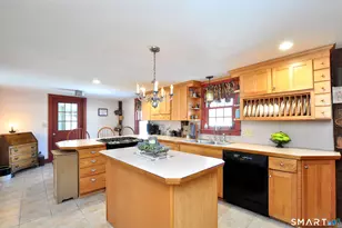 537 Center St, Manchester, CT 06040 - Photo 14