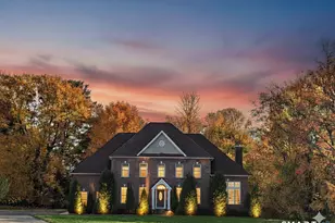 15 Squire Ct, Trumbull, CT 06611 - Photo 1