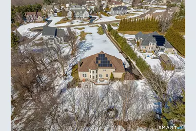 15 Squire Court, Trumbull, CT 06611 - Photo 2