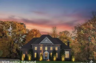 15 Squire Ct, Trumbull, CT 06611 - Photo 1