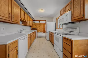 196 Parker Farms Rd, Wallingford, CT 06492 - Photo 10