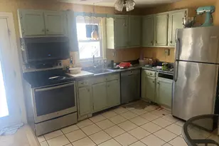 28 Kent Ct, Middletown, CT 06457 - Photo 2