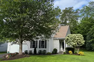 146 Country Club Dr, Oxford, CT 06478 - Photo 2