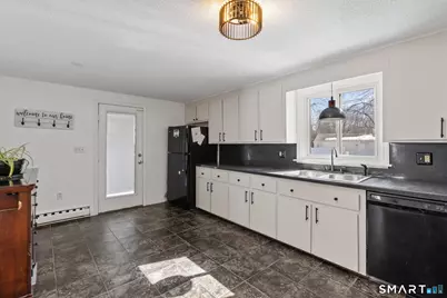 29 Silver Lane, Enfield, CT 06082 - Photo 10