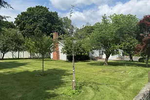 11 Knollcrest Rd, New Fairfield, CT 06812 - Photo 4