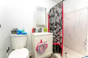 429 Washington Ave, Waterbury, CT 06708 - Photo 10