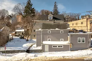 429 Washington Ave, Waterbury, CT 06708 - Photo 4