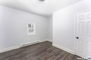 429 Washington Ave, Waterbury, CT 06708 - Photo 18