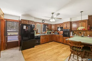 15 Pollys Ln, Montville, CT 06382 - Photo 12