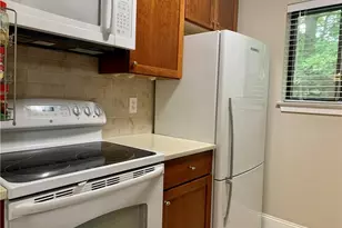 3 Oakwood Dr, Norwalk, CT 06812 - Photo 10