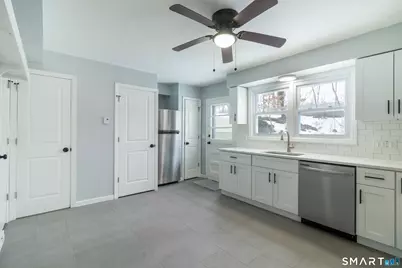 63 Briarwood Lane #E, Branford, CT 06405 - Photo 2