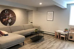 90 Iroquois Rd, Stamford, CT 06902 - Photo 6