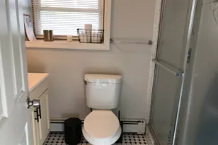 90 Iroquois Rd, Stamford, CT 06902 - Photo 16