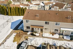 221 Monticello Dr, Branford, CT 06405 - Photo 6