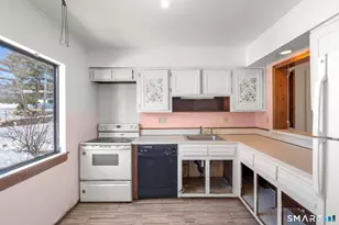 221 Monticello Dr, Branford, CT 06405 - Photo 10