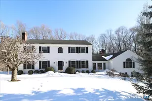 17 Tall Oaks Rd, Wilton, CT 06897 - Photo 2