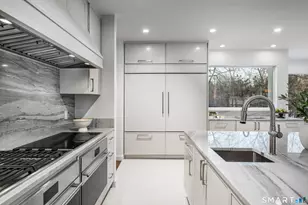 475 Fence Row Dr, Fairfield, CT 06824 - Photo 10