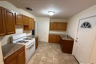 15 Bunker Hill Ave, Waterbury, CT 06708 - Photo 2