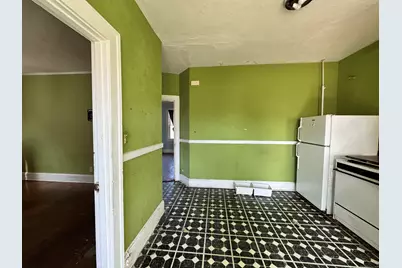 102 Rowe Avenue, Hartford, CT 06106 - Photo 10