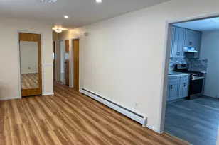 287 East St, Bristol, CT 06010 - Photo 2