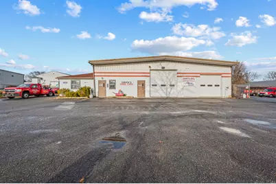 15 King Spring Road, Windsor Locks, CT 06096 - Photo 2