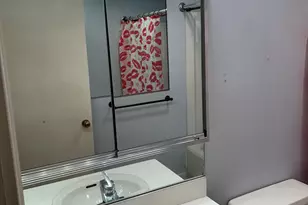 34 Essex St, Hartford, CT 06114 - Photo 10