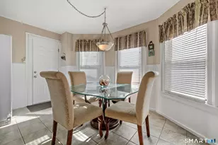 27 Windsor Ave, Meriden, CT 06451 - Photo 2