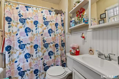 27 Windsor Avenue, Meriden, CT 06451 - Photo 32