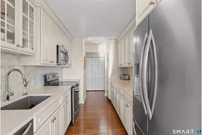 1 Strawberry Hill Avenue #APT 10A, Stamford, CT 06902 - Photo 6