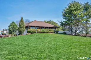 286 Monticello Dr, Branford, CT 06405 - Photo 8
