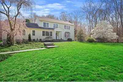 5 Holly Place, Wilton, CT 06897 - Photo 2