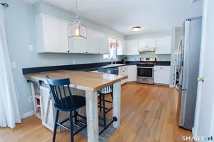 10 Ridgewood Dr, Suffield, CT 06093 - Photo 14