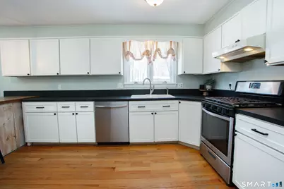 10 Ridgewood Drive, Suffield, CT 06093 - Photo 16