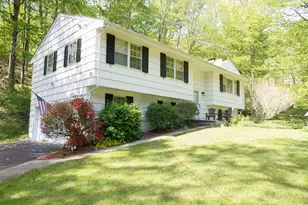 31 Longview Dr, Ridgefield, CT 06877 - Photo 2