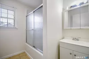 1403 Old Town Rd, Bridgeport, CT 06606 - Photo 18