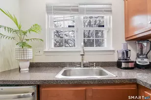 1403 Old Town Rd, Bridgeport, CT 06606 - Photo 12