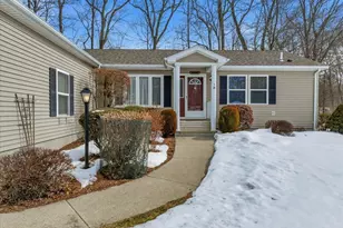 18 Hillcrest Dr, Montville, CT 06382 - Photo 2