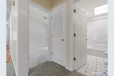 18 Hillcrest Drive, Montville, CT 06382 - Photo 8