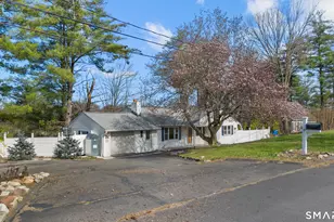 9 Daniel Rd, Bristol, CT 06010 - Photo 2