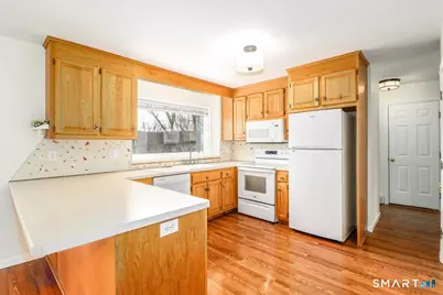 11 Christine Lane, New Milford, CT 06776 - Photo 8