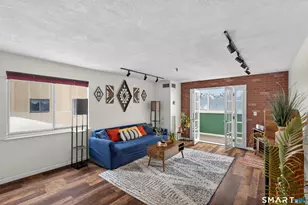 21 Putter Dr, Wallingford, CT 06492 - Photo 8