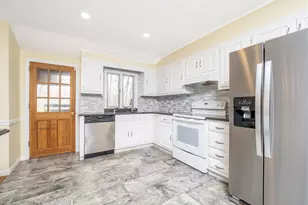 267 Thayer Pond Rd, Wilton, CT 06897 - Photo 4