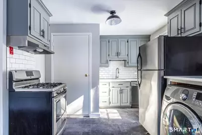 9 Garden Court, Fairfield, CT 06825 - Photo 4